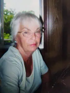 ff cbf2010fcb68191f70da4f96dbe840dd ff appleby obit pic